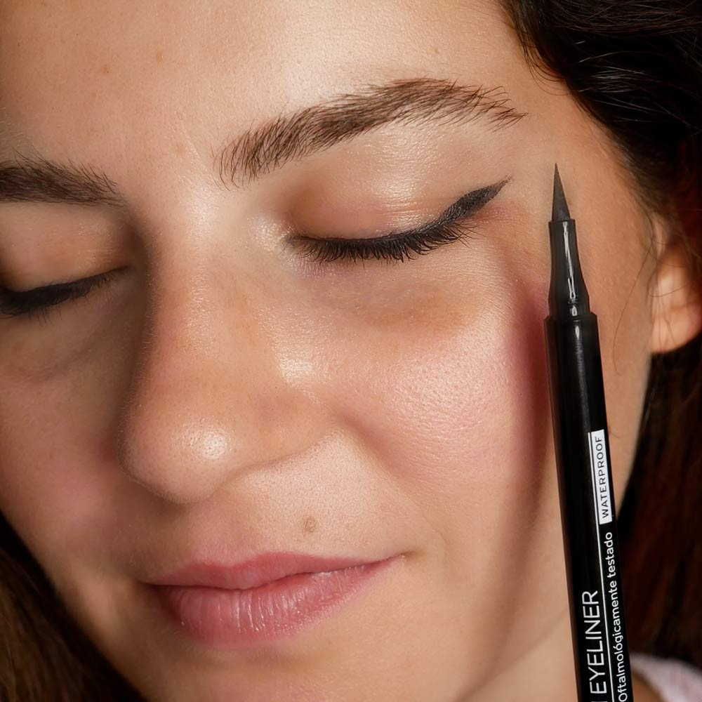 CAMALEON DELINEADOR DE OJOS WATERPROOF - Imagen 2
